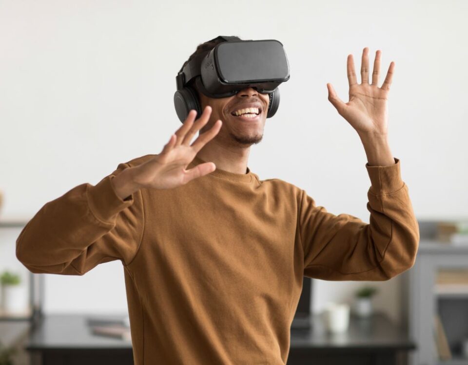 Desafios relacionados à experiência do usuário, náuseas em Realidade virtual e adoção em massa homem usando vr