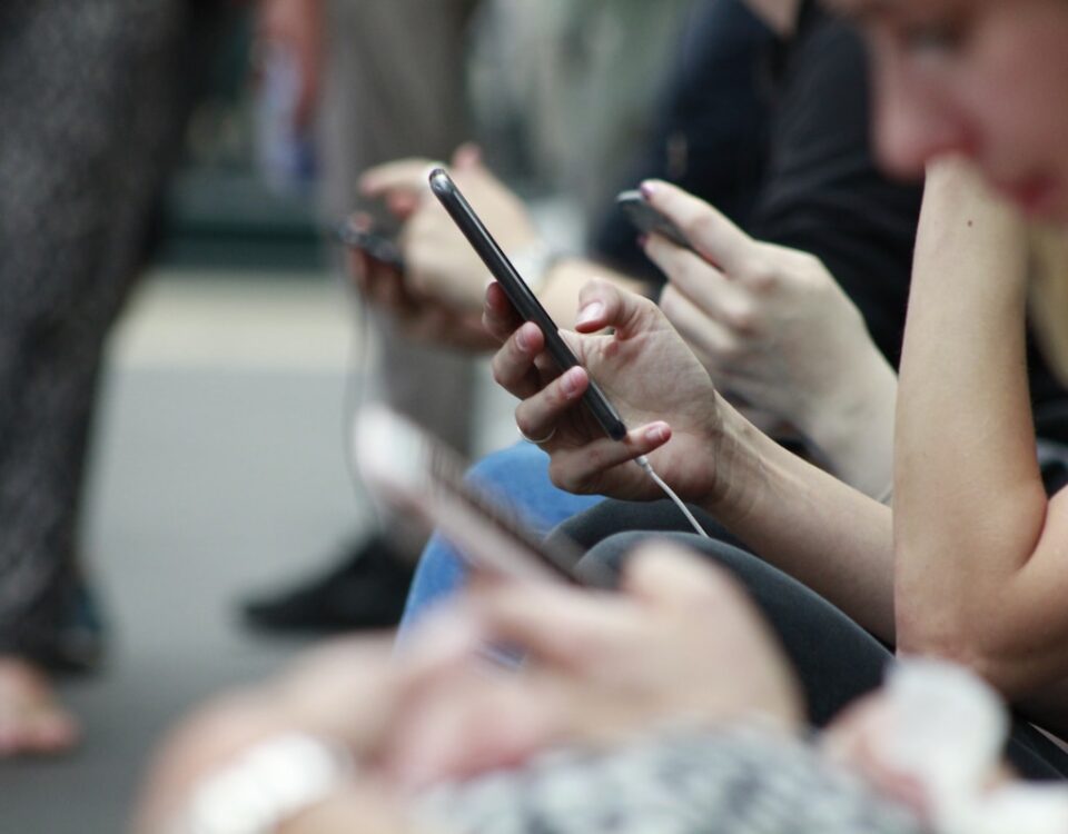 A Evolução das Interfaces de Usuário em Dispositivos Móveis usando smartphones com interface de usuários