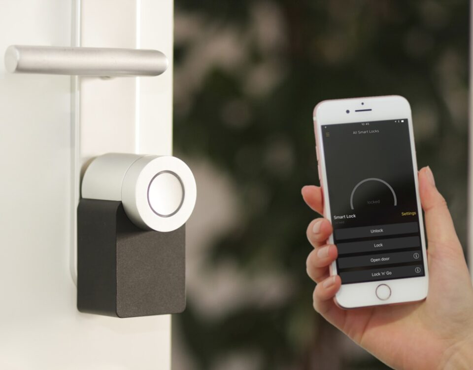 Smart Homes: Inovações em Automação Residencial acessando Smart Homes