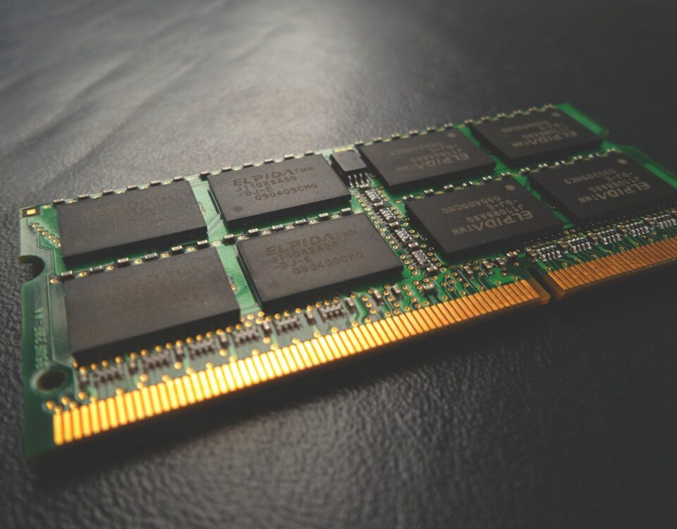 Memória RAM: o que é, para que serve e o que muda no computador? Memória RAM: o que é, para que serve e o que muda no computador?