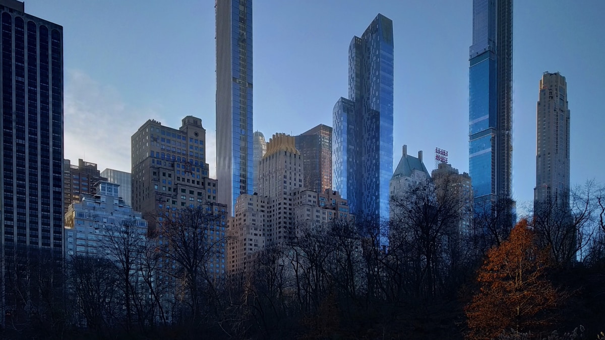 5 apps para planejar sua viagem aos Estados Unidos city during day