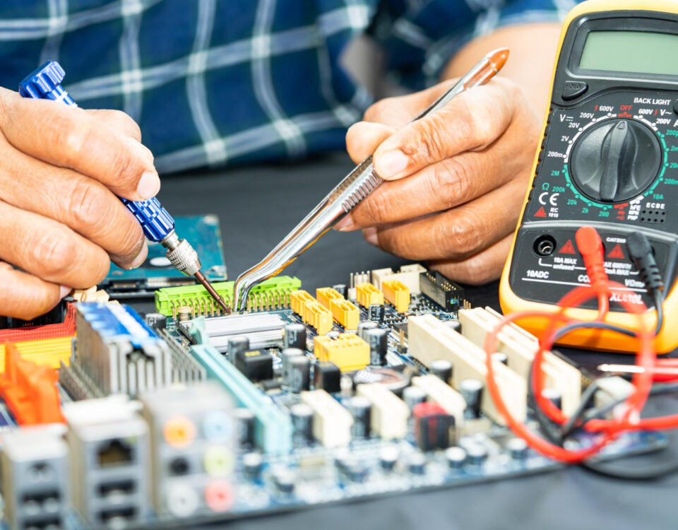 Como a eletrotécnica transforma dispositivos inteligentes Como a eletrotécnica transforma dispositivos inteligentes