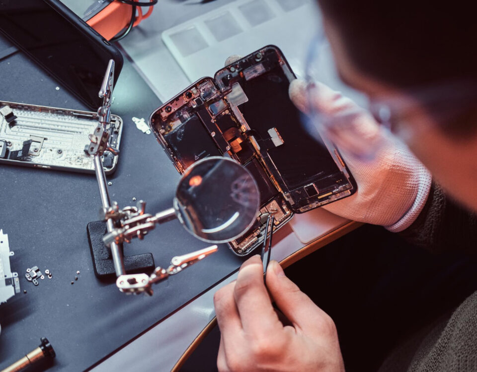 5 erros ao consertar gadgets que pioram o problema 5 erros ao consertar gadgets que pioram o problema