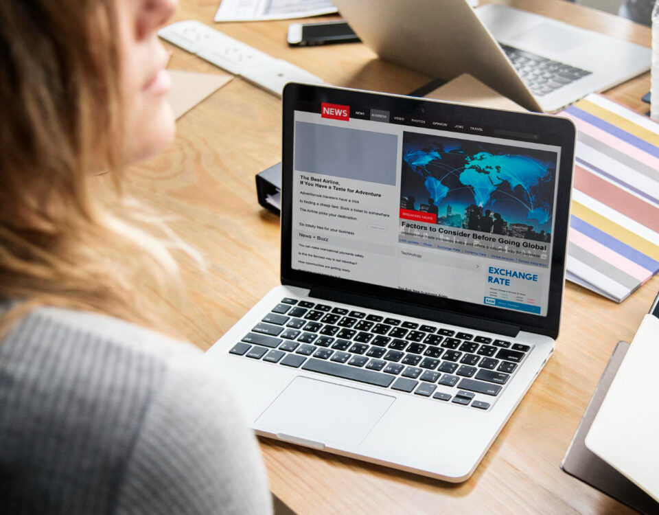 Tecnologia por trás dos grandes portais de notícias Tecnologia por trás dos grandes portais de notícias