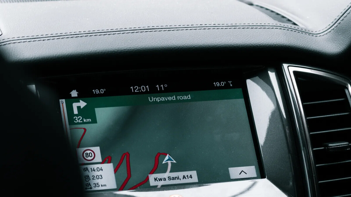 Gemini chega ao Android Auto com acesso a dados pessoais; veja Tela de navegação integrada ao painel do automóvel